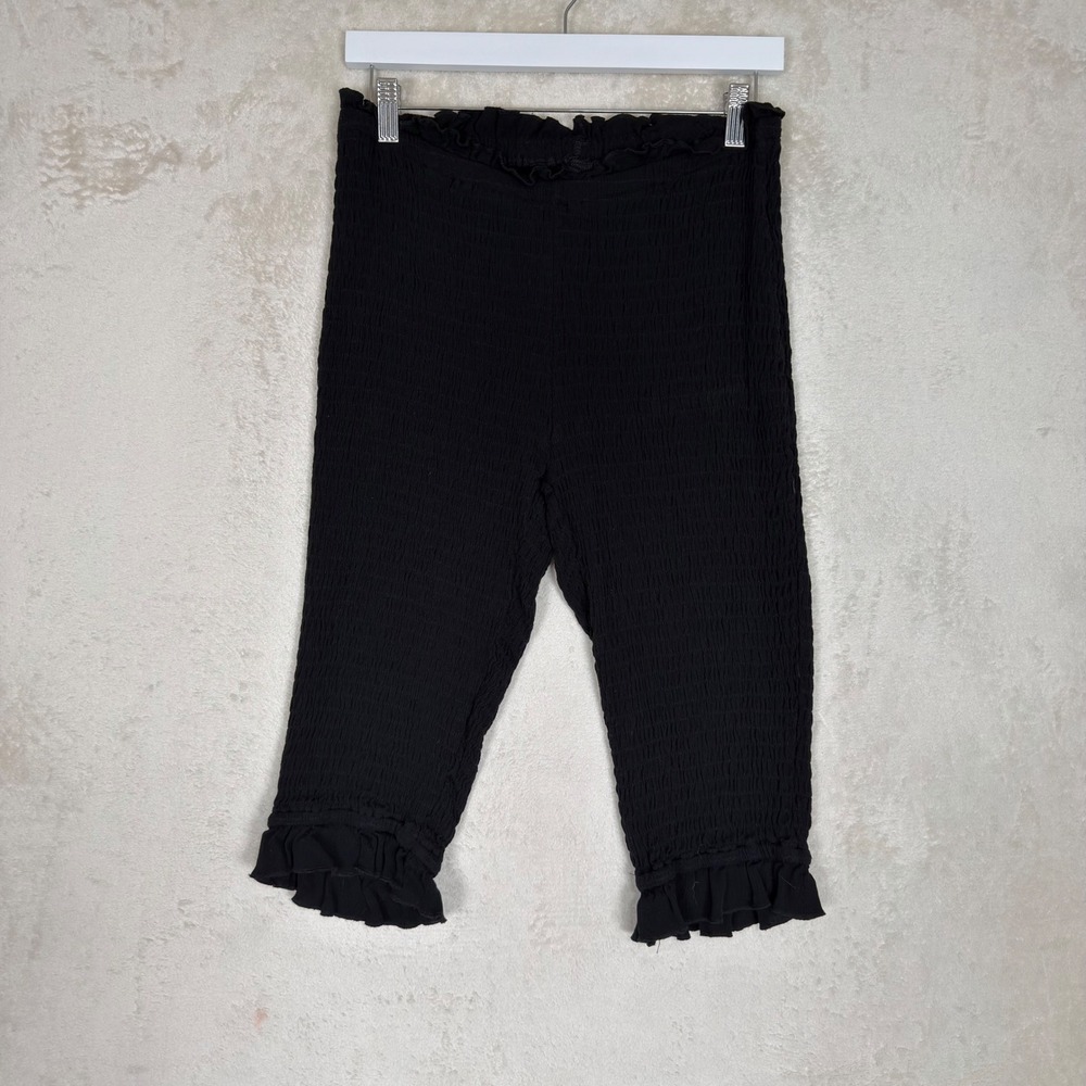SHEIN Black Smocked Ruffle Hem Capri Pants Textured Large Minimalist Coquette
